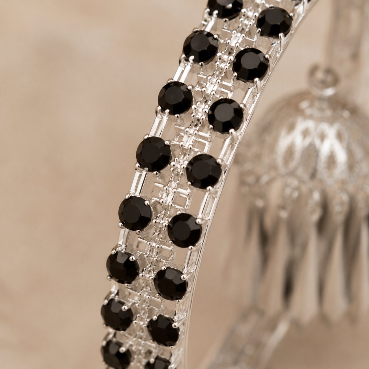 Black 04
