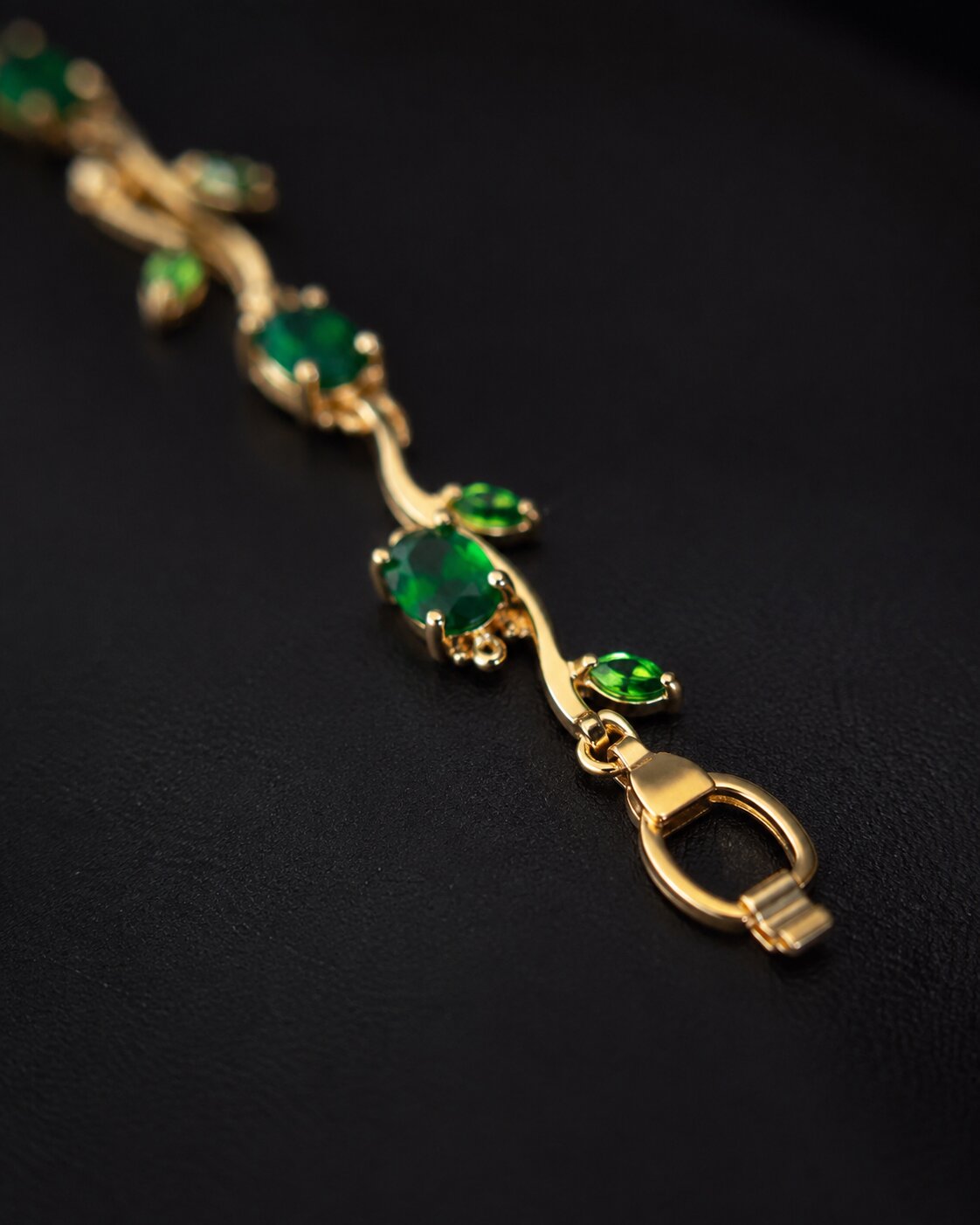 Verdant Élan Bracelet