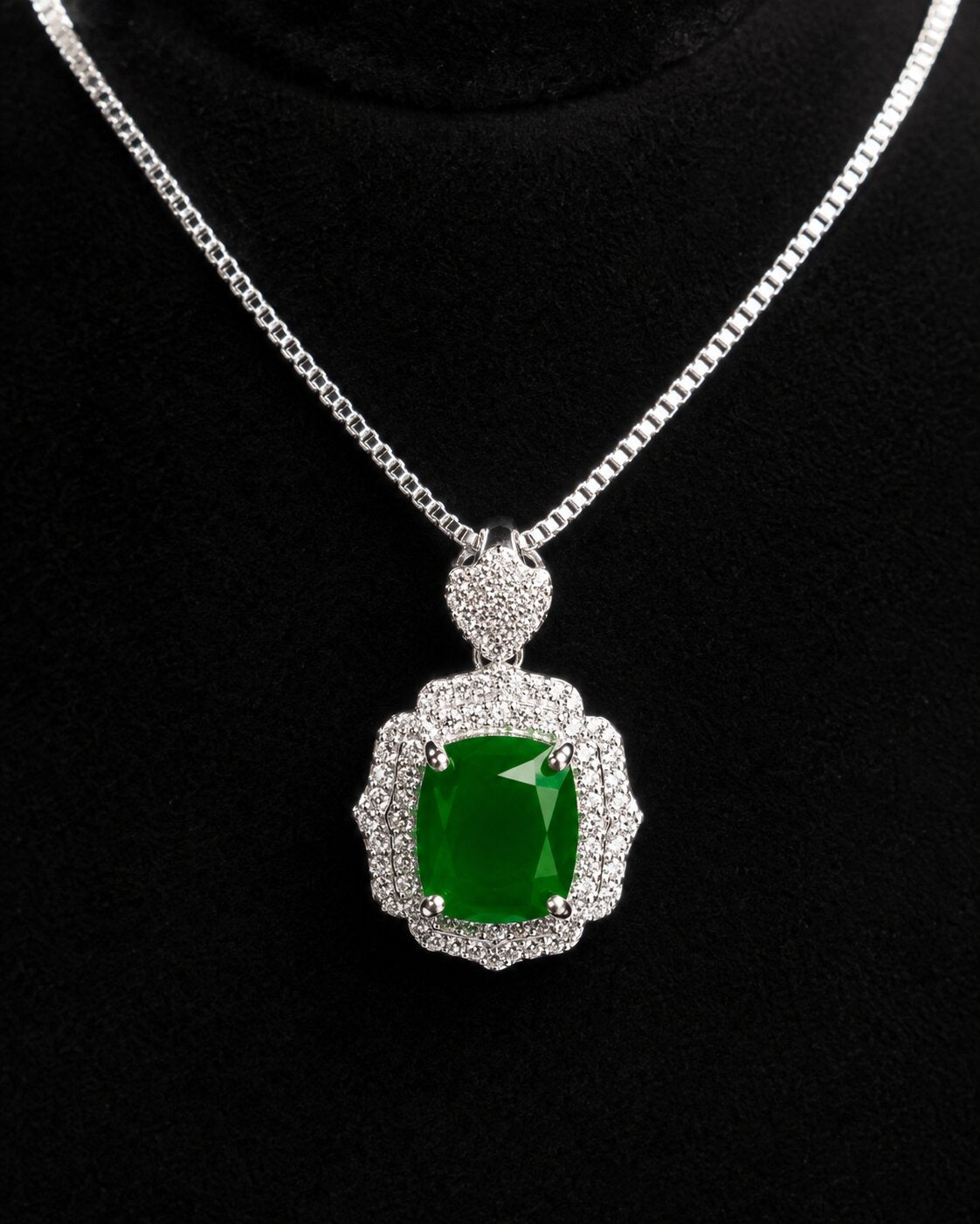 Emerald Royale Jewelry Set
